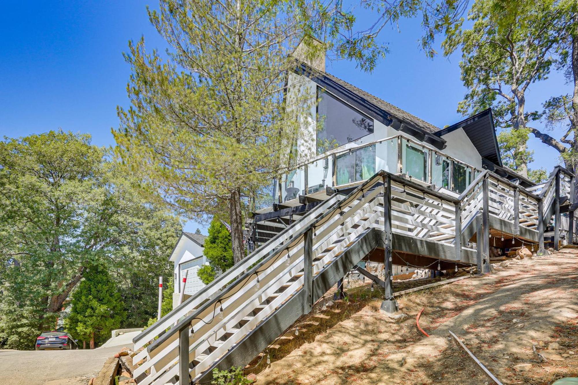 Lake Arrowhead Cabin With Hot Tub And Mountain Views! Exterior photo