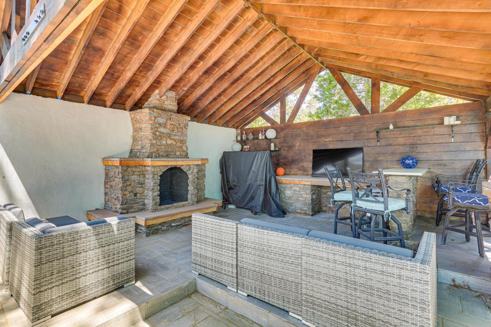 Lake Arrowhead Cabin With Hot Tub And Mountain Views! Exterior photo
