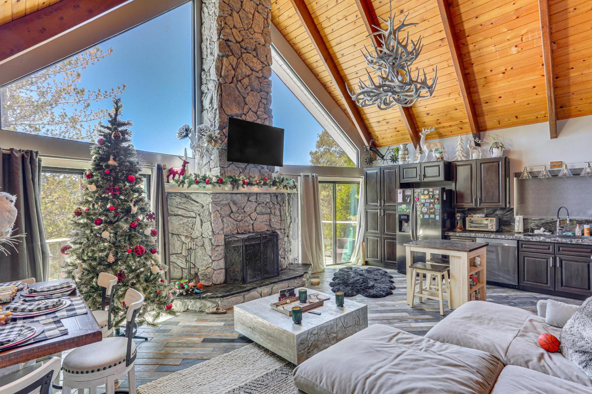 Lake Arrowhead Cabin With Hot Tub And Mountain Views! Exterior photo